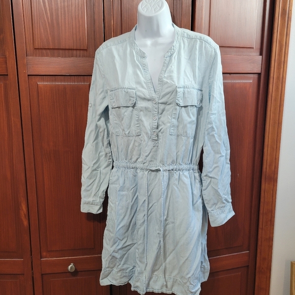 GAP Dresses & Skirts - GAP Light Blue Button Up Workwear Style Dress Cinched Waist | Size Medium